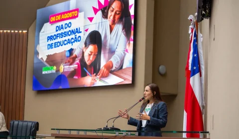 Débora Menezes homenageia profissionais da educação em sessão especial na Aleam