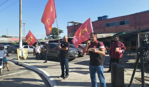 Gilberto Vasconcelos abre campanha com panfletagem na Zona Leste de Manaus