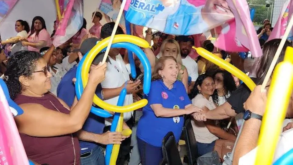 Mais de 2 mil vozes por uma mesma pauta: encontro com Therezinha Ruiz coloca a Educação no centro das eleições 2026