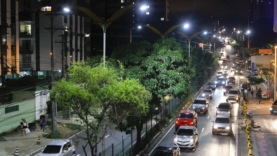 Empresa ligada à iluminação de Manaus é alvo de bloqueio de R$ 1 bilhão em SP