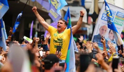 Flávio Bolsonaro passa por Boa Vista nesta quinta antes de agenda em Manaus