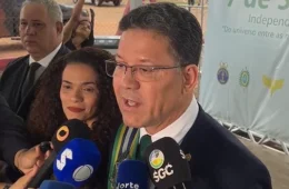 7 de Setembro: Marcos Rocha acompanha desfile ao lado de autoridades em Porto Velho