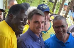 Passagem de Flávio Bolsonaro por Roraima tem disputa por espaço e críticas à operação da PF