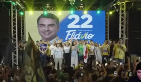 Em Manaus, Flávio chama Zona Franca de “sagrada” e promete investimentos e pavimentação de BRs