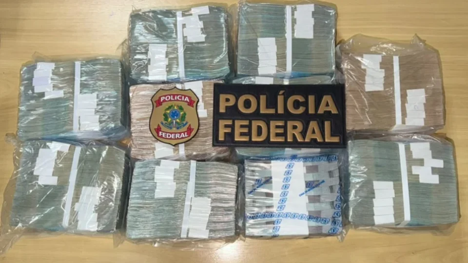 Com R$ 1 milhão em espécie, homem é preso pela PF durante ação contra crimes eleitorais em Manaus