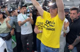‘A Zona Franca não é mais de Manaus, é do Brasil inteiro. É algo sagrado’, afirma Flávio Bolsonaro na Moto Honda