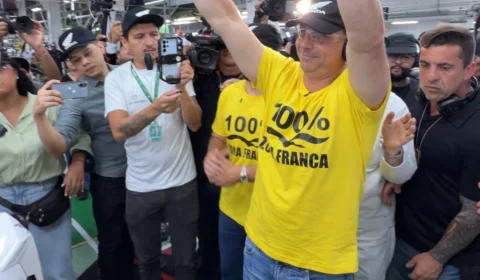 ‘A Zona Franca não é mais de Manaus, é do Brasil inteiro. É algo sagrado’, afirma Flávio Bolsonaro na Moto Honda
