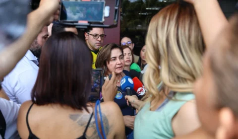 Após tentativa de vinculação criminosa, Professora Maria vai ao MPAM e desafia adversários: “Não tenho medo de enfrentar bandido”