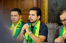 Capitão Alberto Neto critica “manicômio tributário” e cobra apoio a empresários em reunião da ACA
