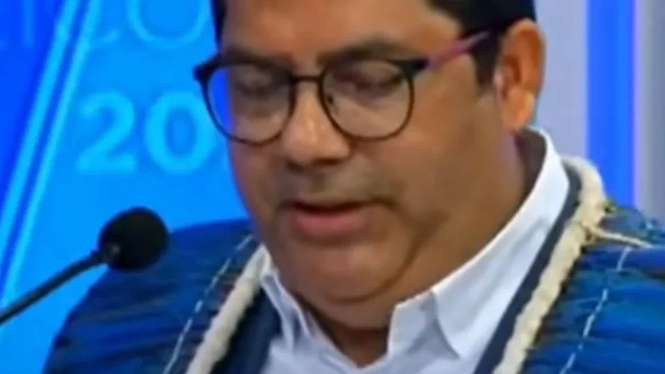 FAMÍLIA NA URNA: Isael questiona Maria do Carmo sobre parentes em chapas adversárias