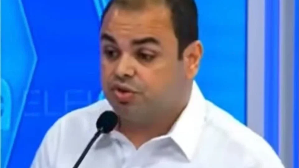 VELHA POLÍTICA: Roberto Cidade rebate Maria do Carmo e questiona patrimônio e família
