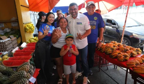 Em caminhada na Compensa, Wilson Lima destaca cuidado com as pessoas como marca de sua gestão