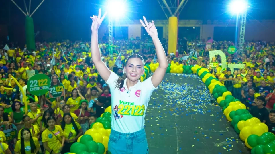 Débora Menezes reúne cerca de 21 mil pessoas em evento de campanha em Manaus