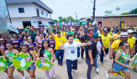 Capitão Alberto Neto reúne multidões e transforma Alvarães e Tefé em festa na reta final da campanha
