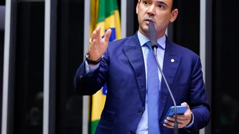 TOCANTINS: Vicentinho abre 18 pontos de vantagem sobre Dorinha e chega a 59% dos votos válidos, diz pesquisa