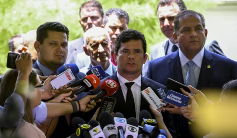 Moro diz que ‘vitória está a caminho’ para Flávio Bolsonaro no 2º turno