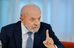 Lula diz estar decepcionado com resultado do 1º turno e critica abstenção