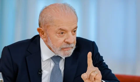 Lula diz estar decepcionado com resultado do 1º turno e critica abstenção