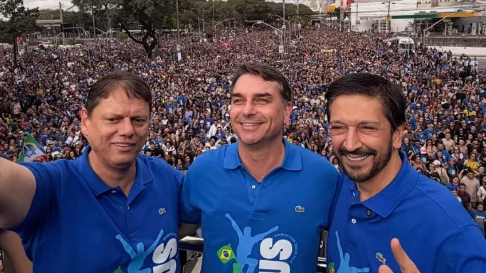 MDB articula apoio de 17 diretórios estaduais a Flávio Bolsonaro no segundo turno
