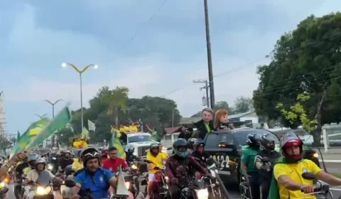 Carreata de Flávio Bolsonaro e Maria do Carmo movimenta Manaus