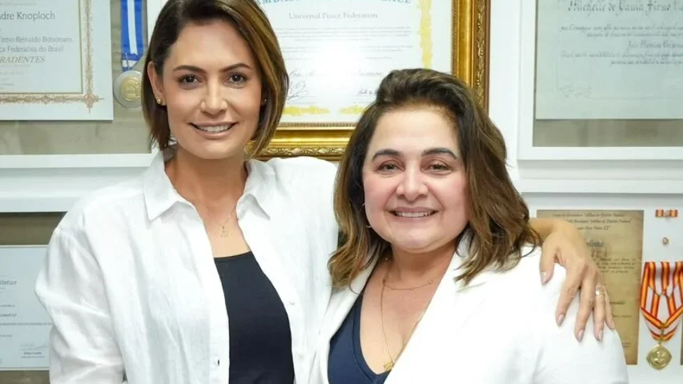 Professora Maria inicia segundo turno com entrevistas e anuncia vinda de Michelle Bolsonaro ao Amazonas
