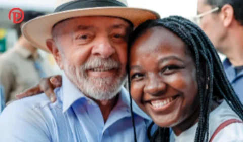 Coordenadora da campanha de Lula, petista tem tweets  resgatados com ataques a igrejas e evangélicos