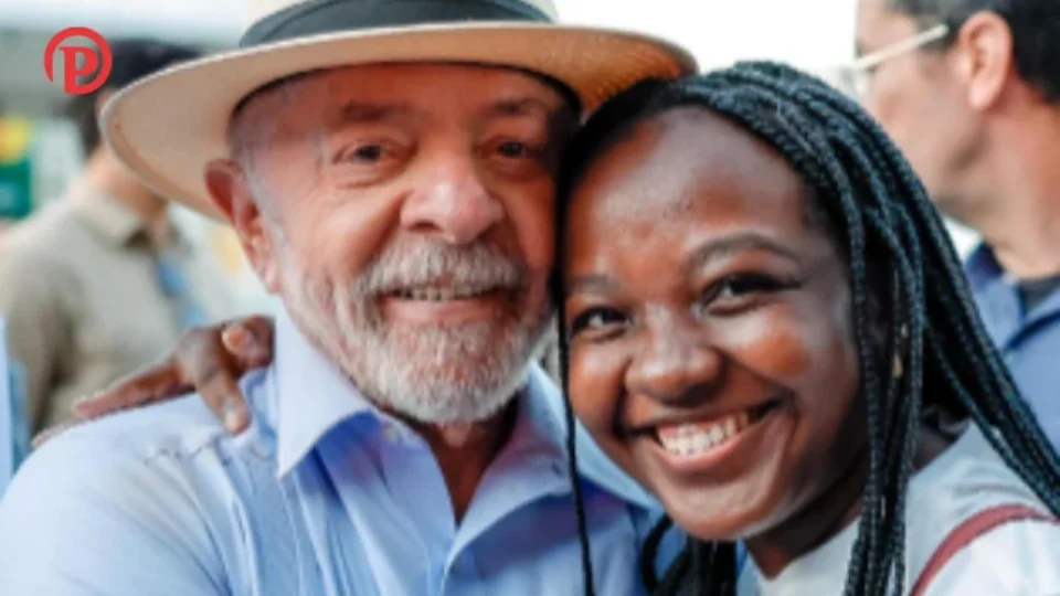Coordenadora da campanha de Lula, petista tem tweets  resgatados com ataques a igrejas e evangélicos