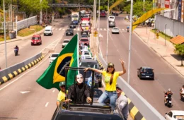 ELEIÇÕES 2026 | Débora Menezes fecha campanha com mobilização nas ruas e foco no contato com eleitores