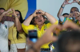 Professora Maria consolida voto da mudança e vai ao 2º turno contra a velha política