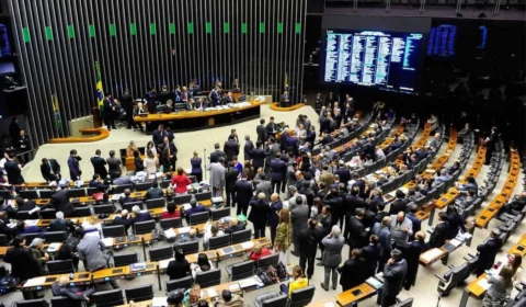 Apoio a Flávio Bolsonaro amplia tensão entre União Progressista e Alcolumbre