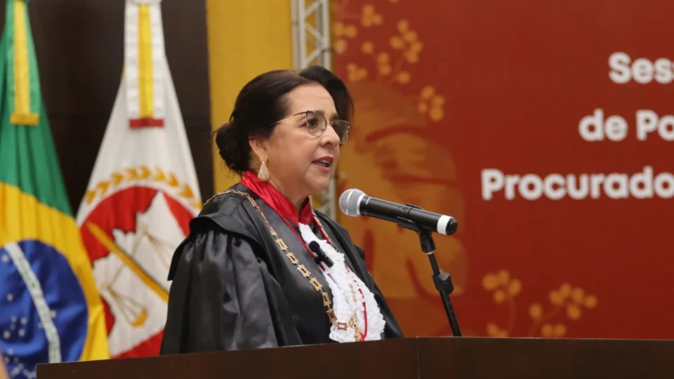 Leda Mara toma posse pela terceira vez como procuradora-geral de Justiça do Amazonas nesta quinta-feira (15)