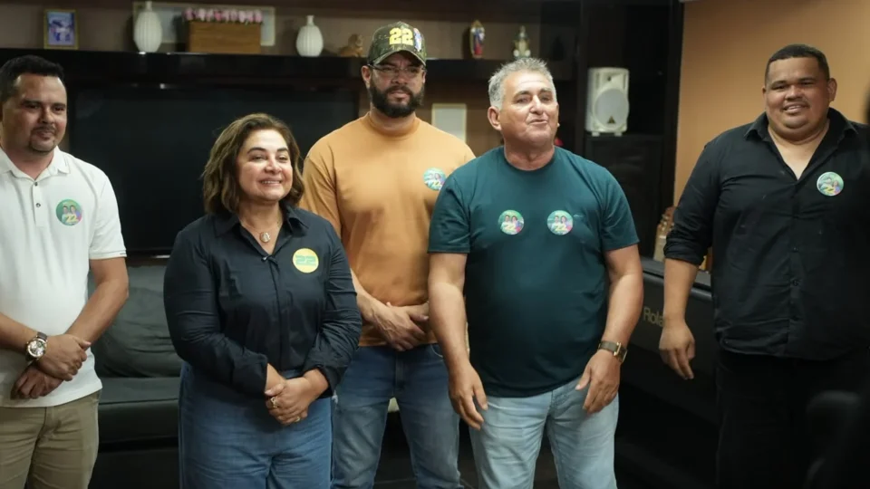 A força do interior: Professora Maria recebe apoio de várias lideranças do interior