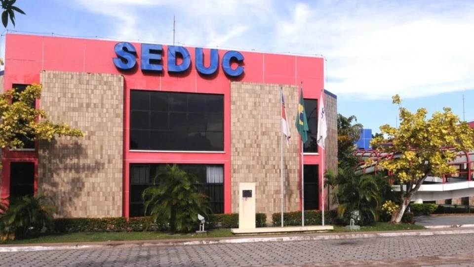 Seduc-AM formaliza R$ 27,3 milhões em ajustes para pagar fornecedores de alimentação escolar sem contrato vigente